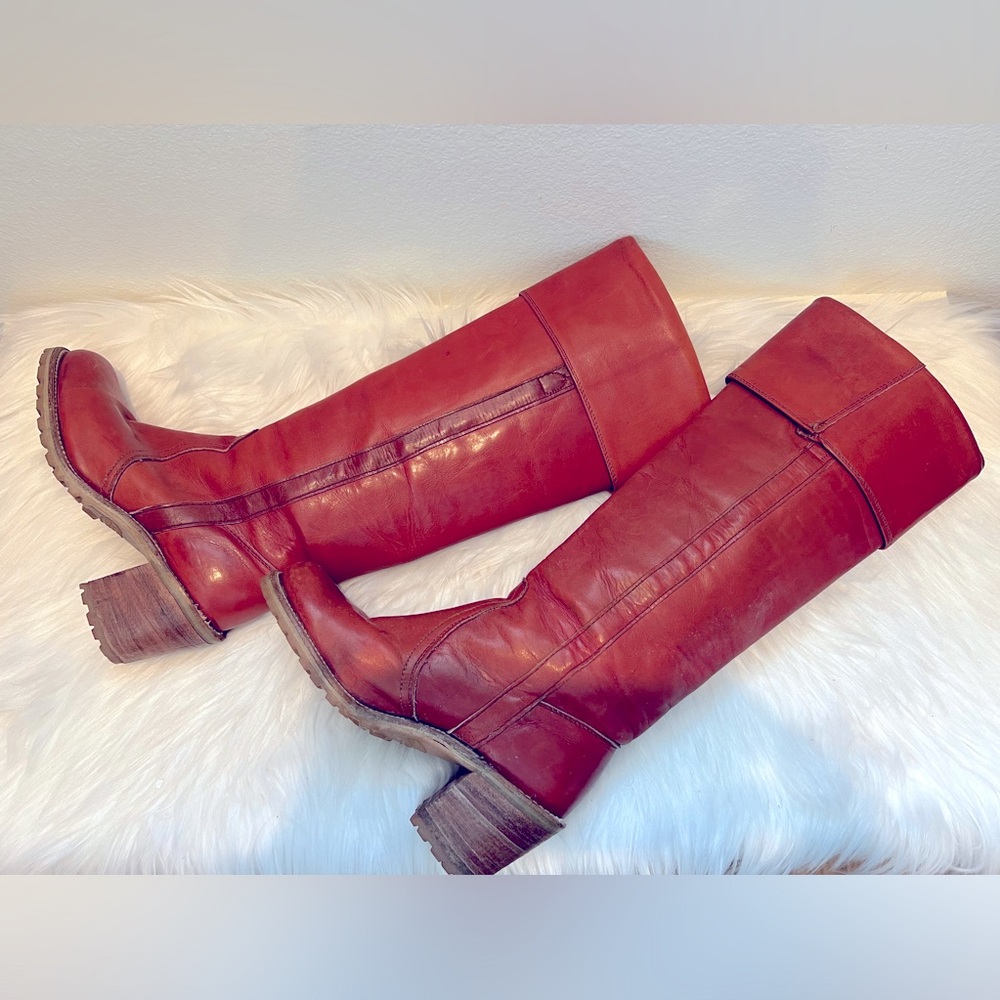 Vintage Frye Cuff leather boots with Vibram sole